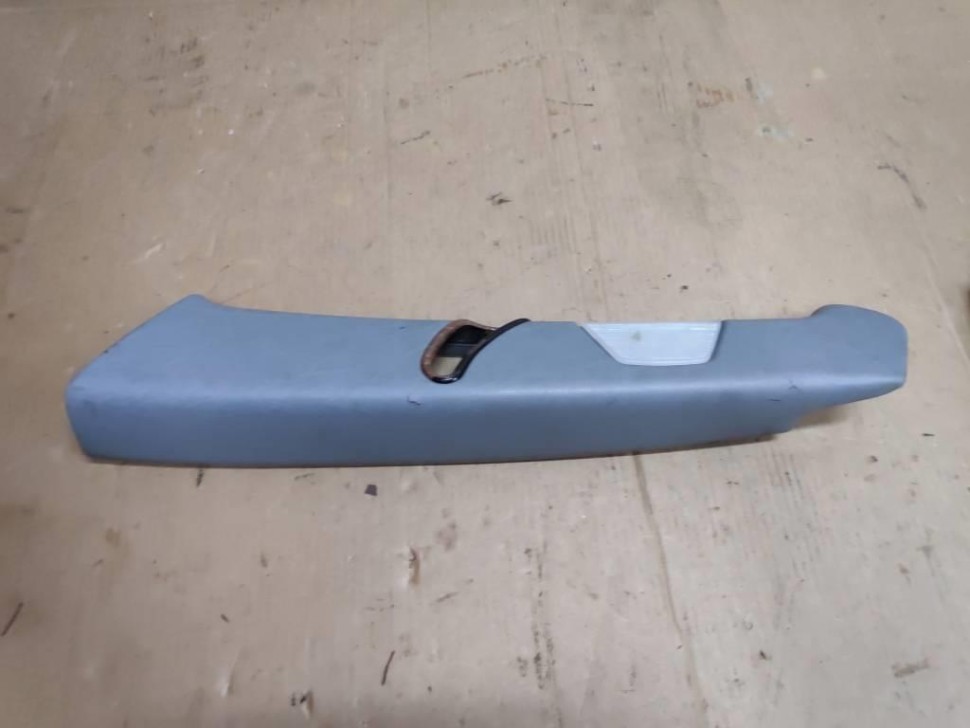 Накладка задней стойки MERCEDES-BENZ E-класс W124/S124/C124/A124 (1984 - 1997) фото 1 — Разборка Мерседес