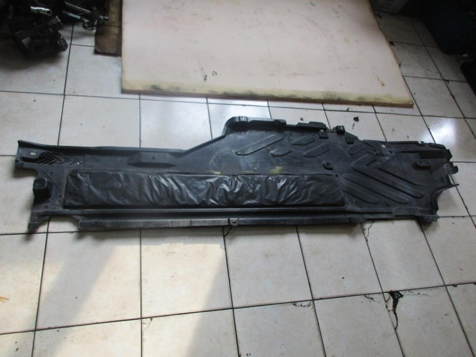 Защита днища MERCEDES-BENZ C-класс W205/S205/C205/A205 (2014 - 2018) фото 1 &mdash; Разборка Мерседес