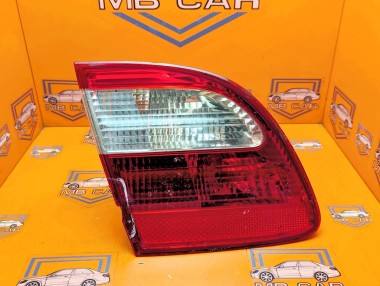 Фонарь крышки багажника MERCEDES-BENZ E-класс W211/S211 (2002 - 2006) E 320 CDI 3.2 AT (204 л.с.) &mdash; Разборка Мерседес