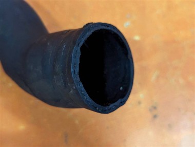 Патрубок радиатора MERCEDES-BENZ M-класс W164 (2005 - 2008) — Разборка Мерседес