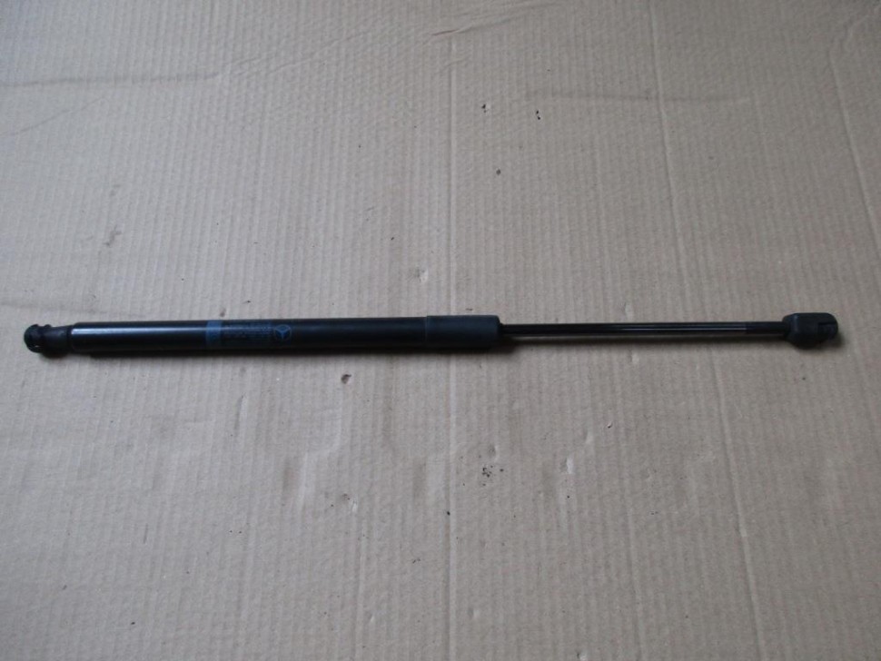 Амортизатор крышки багажника MERCEDES-BENZ C-класс W204/S204 (2006 - 2011) фото 1 — Разборка Мерседес