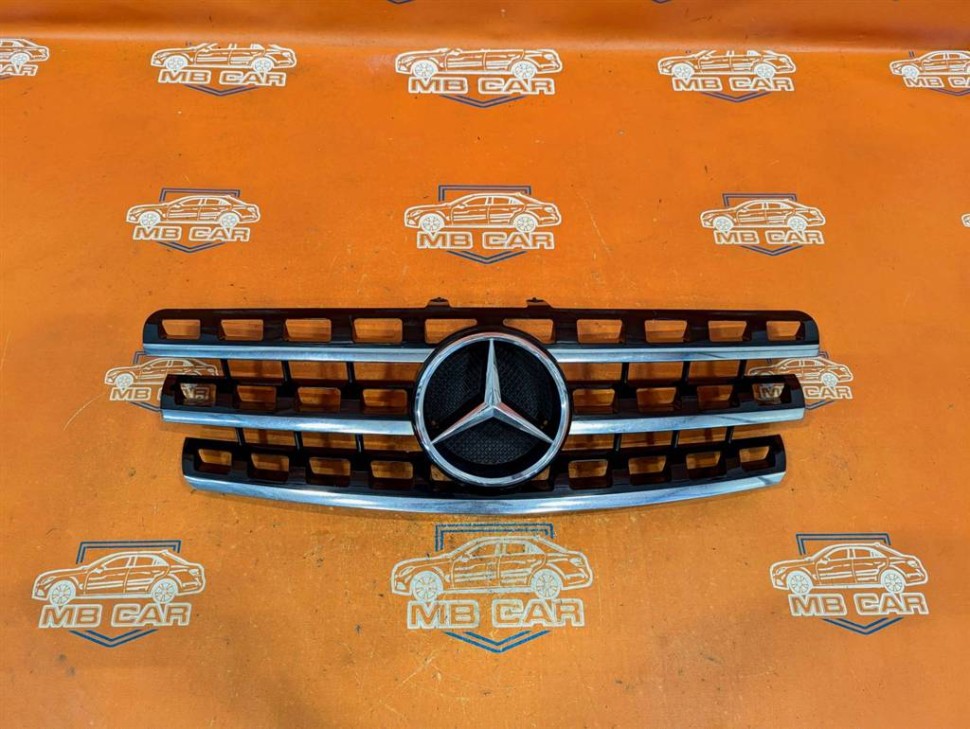 Решетка радиатора MERCEDES-BENZ M-класс W164 рестайлинг (2008 - 2011) фото 1 — Разборка Мерседес