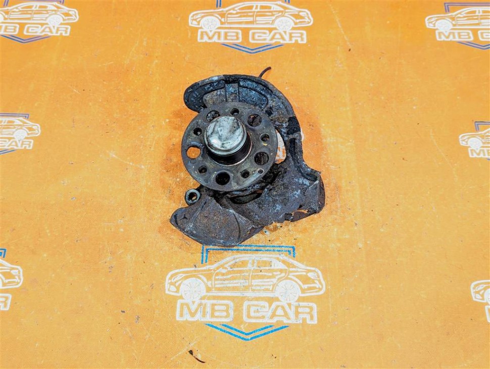 Кулак поворотный передний правый MERCEDES-BENZ C-класс W203/S203/CL203 рестайлинг (2004 - 2008) фото 1 — Разборка Мерседес