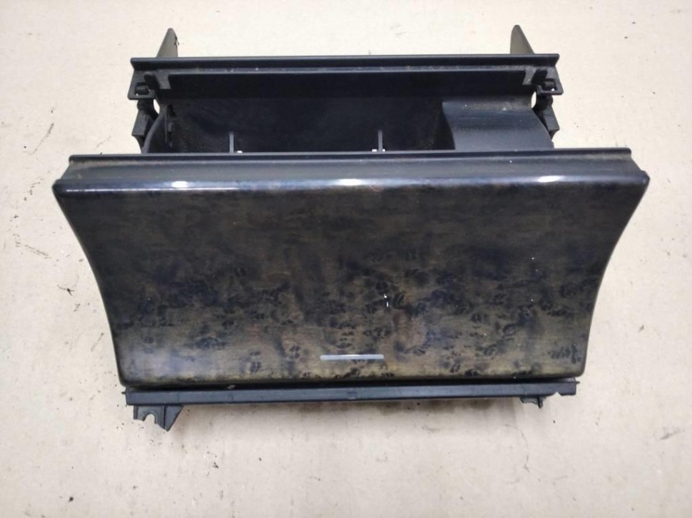 Пепельница MERCEDES-BENZ E-класс W210/S210 (1995 - 1999) фото 1 — Разборка Мерседес