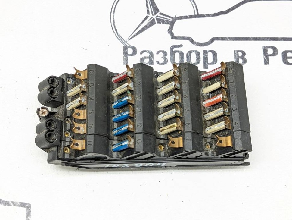 Блок предохранителей MERCEDES-BENZ W124 W124/S124/C124/A124 (1984 - 1993) фото 1 — Разборка Мерседес