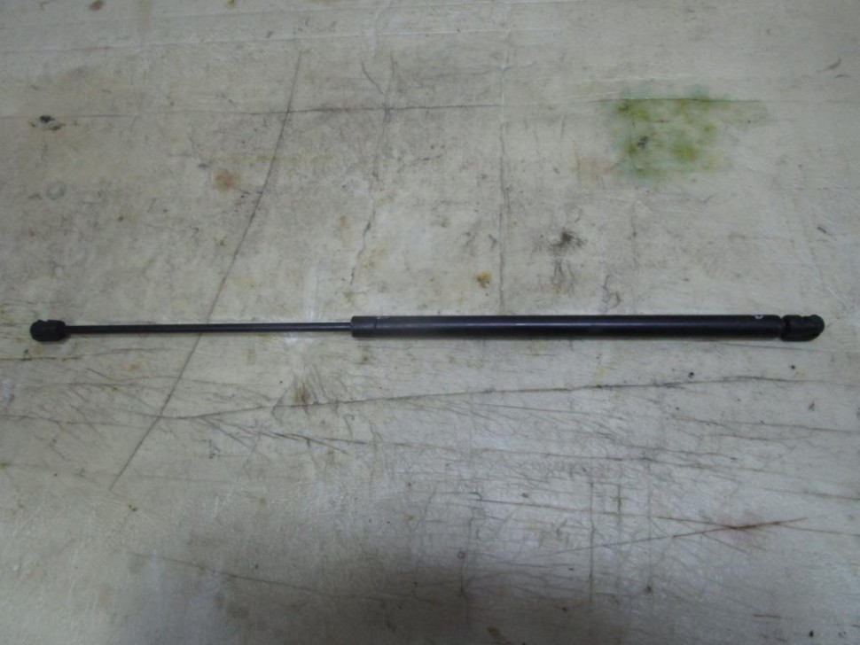 Амортизатор крышки багажника MERCEDES-BENZ M-класс W163 рестайлинг (2001 - 2005) фото 1 — Разборка Мерседес