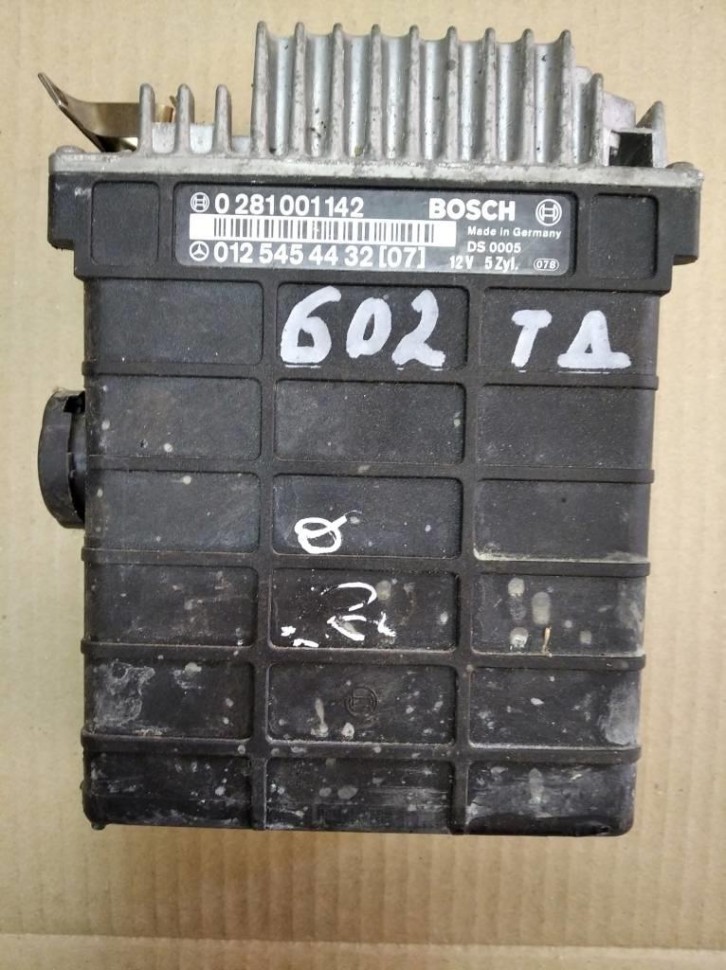 Блок управления двигателем MERCEDES-BENZ 190 (W201) W201 (1982 - 1993) фото 1 — Разборка Мерседес