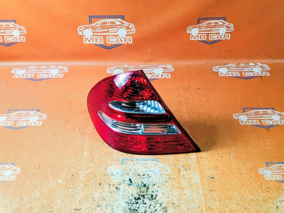 Фонарь задний левый MERCEDES-BENZ E-класс W211/S211 (2002 - 2006) фото 1 — Разборка Мерседес