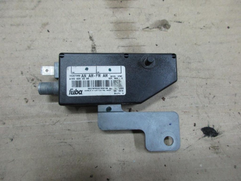 Усилитель антенны MERCEDES-BENZ M-класс W163 (1997 - 2001) фото 1 — Разборка Мерседес