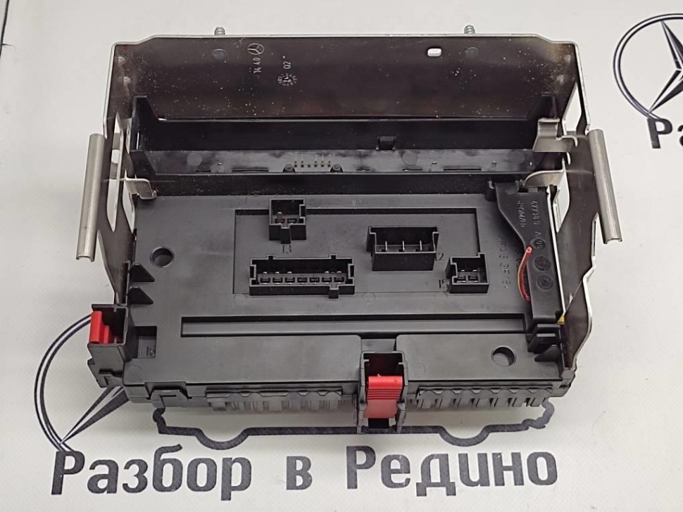 Блок предохранителей MERCEDES-BENZ S-класс W221 (2005 - 2009) фото 1 — Разборка Мерседес