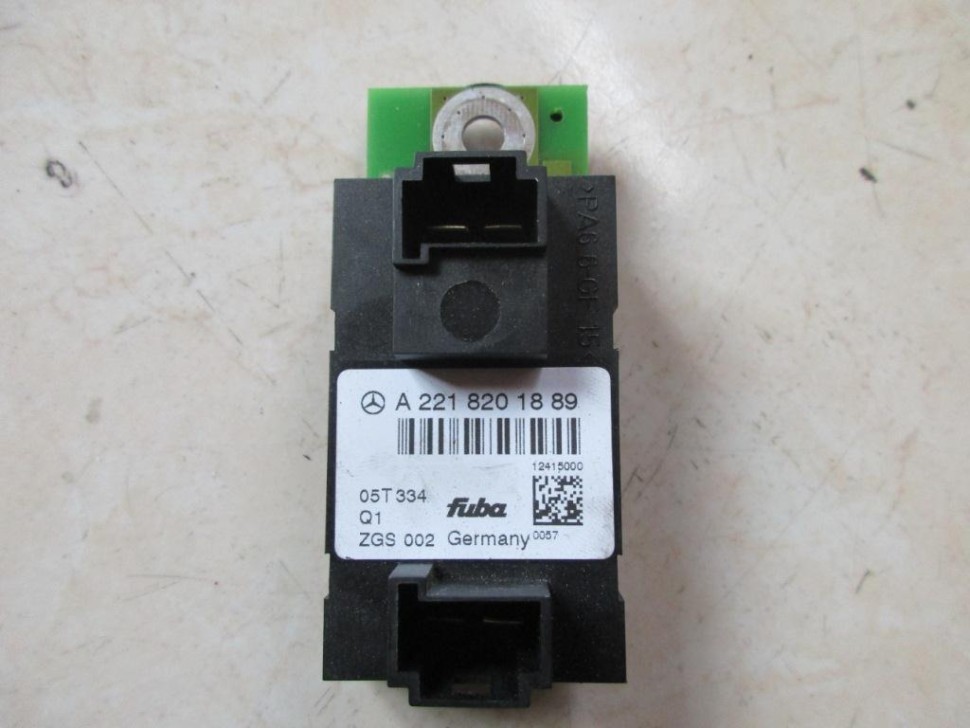 Усилитель антенны MERCEDES-BENZ S-класс W221 (2005 - 2009) фото 1 — Разборка Мерседес