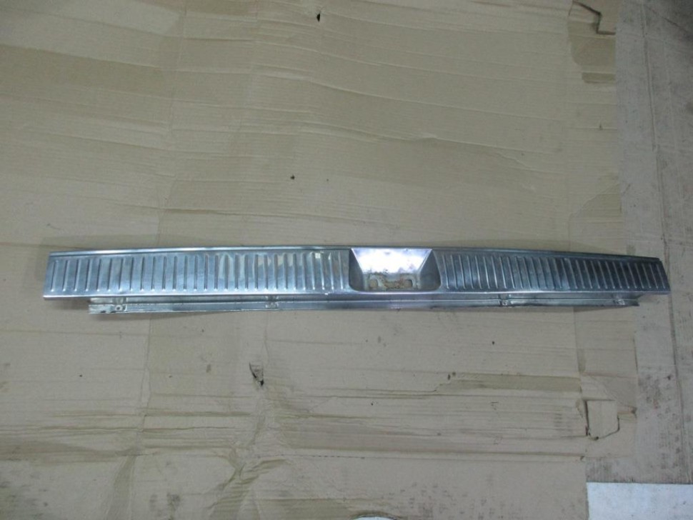 Накладка замка багажника MERCEDES-BENZ E-класс W210/S210 рестайлинг (1999 - 2003) фото 1 — Разборка Мерседес