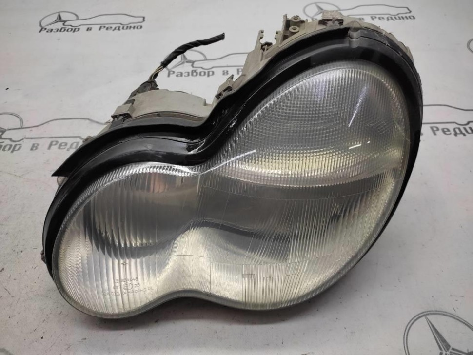 Фара левая MERCEDES-BENZ C-класс W203/S203/CL203 (2000 - 2004) фото 1 — Разборка Мерседес