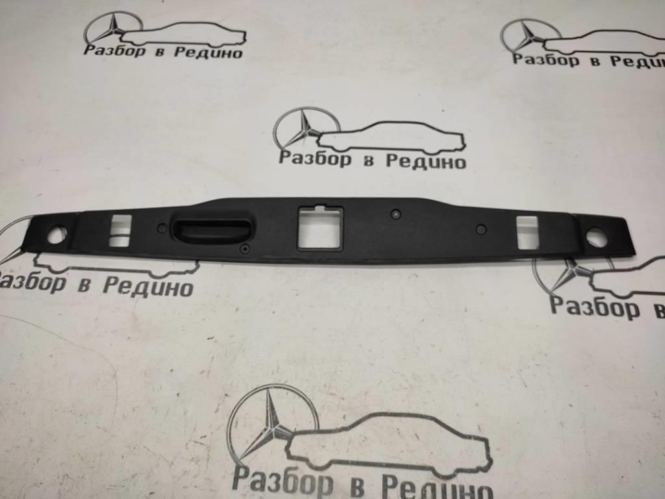 Накладка крышки багажника MERCEDES-BENZ S-класс W220 (1998 - 2005) фото 1 — Разборка Мерседес
