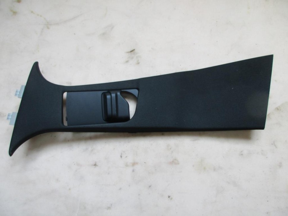 Накладка средней стойки MERCEDES-BENZ C-класс W205/S205/C205/A205 (2014 - 2018) фото 1 — Разборка Мерседес