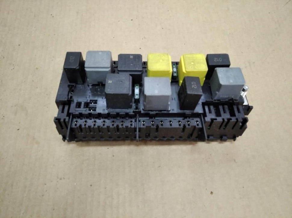 Блок предохранителей MERCEDES-BENZ GLE-класс AMG W166 (2015 - 2019) фото 1 — Разборка Мерседес