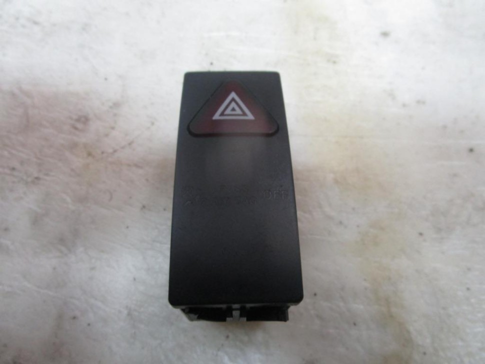 Кнопка аварийной сигнализации MERCEDES-BENZ E-класс W212/S212/C207/A207 (2009 - 2013) фото 1 — Разборка Мерседес