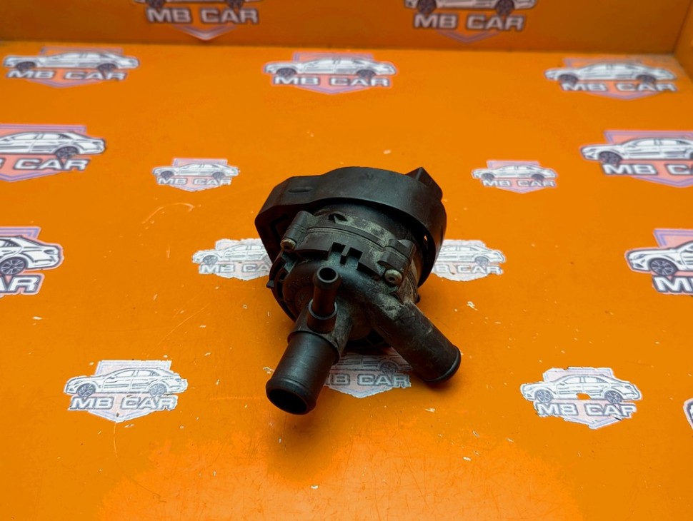 Насос циркуляционный MERCEDES-BENZ C-класс W204/S204 (2006 - 2011) фото 1 — Разборка Мерседес