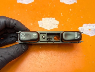 Кнопка блокировки мостов MERCEDES-BENZ M-класс W163 рестайлинг (2001 - 2005) &mdash; Разборка Мерседес