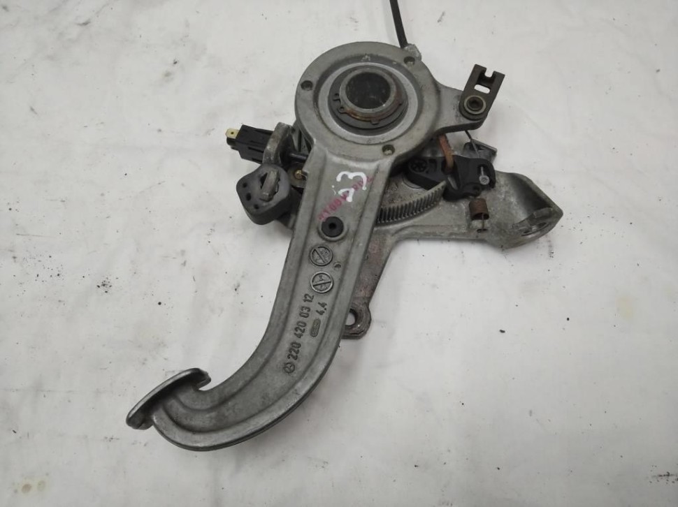 Педаль ручника MERCEDES-BENZ S-класс W220 (1998 - 2005) фото 1 — Разборка Мерседес