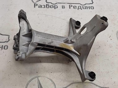 Кронштейн интеркуллера MERCEDES-BENZ C-класс W205/S205/C205/A205 (2014 - 2018) — Разборка Мерседес
