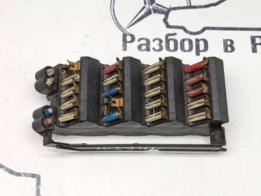 Блок предохранителей MERCEDES-BENZ W124 W124/S124/C124/A124 (1984 - 1993) — Разборка Мерседес
