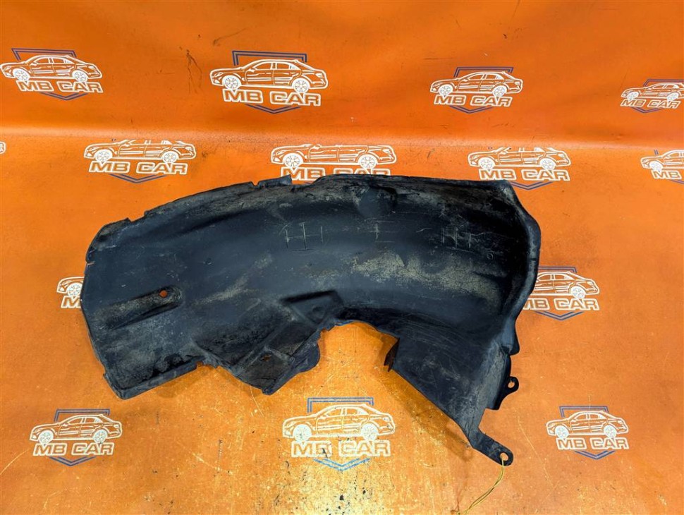 Подкрылок задний правый MERCEDES-BENZ C-класс W202/S202 (1993 - 1997) фото 1 — Разборка Мерседес