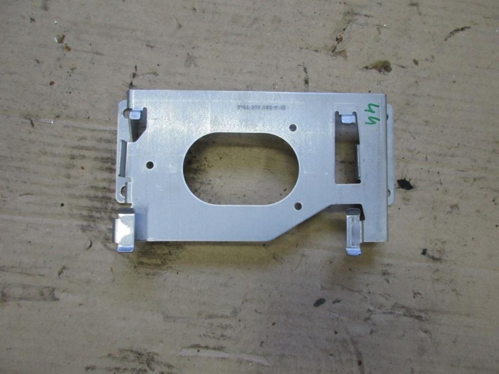 Кронштейн крепления ЭБУ MERCEDES-BENZ S-класс W222/C217/A217 (2013 - 2017) фото 1 — Разборка Мерседес