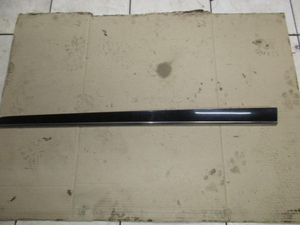 Молдинг двери MERCEDES-BENZ M-класс W164 (2005 - 2008) фото 1 — Разборка Мерседес