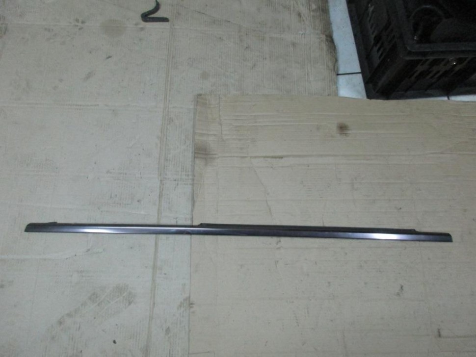 Молдинг стекла двери MERCEDES-BENZ E-класс W211/S211 (2002 - 2006) фото 1 — Разборка Мерседес