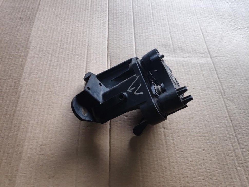 Кронштейн блока ABS MERCEDES-BENZ E-class w212 фото 1 — Разборка Мерседес