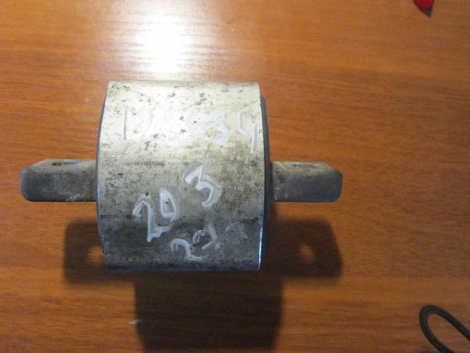 Опора КПП MERCEDES-BENZ C-класс W203/S203/CL203 рестайлинг (2004 - 2008) фото 1 — Разборка Мерседес