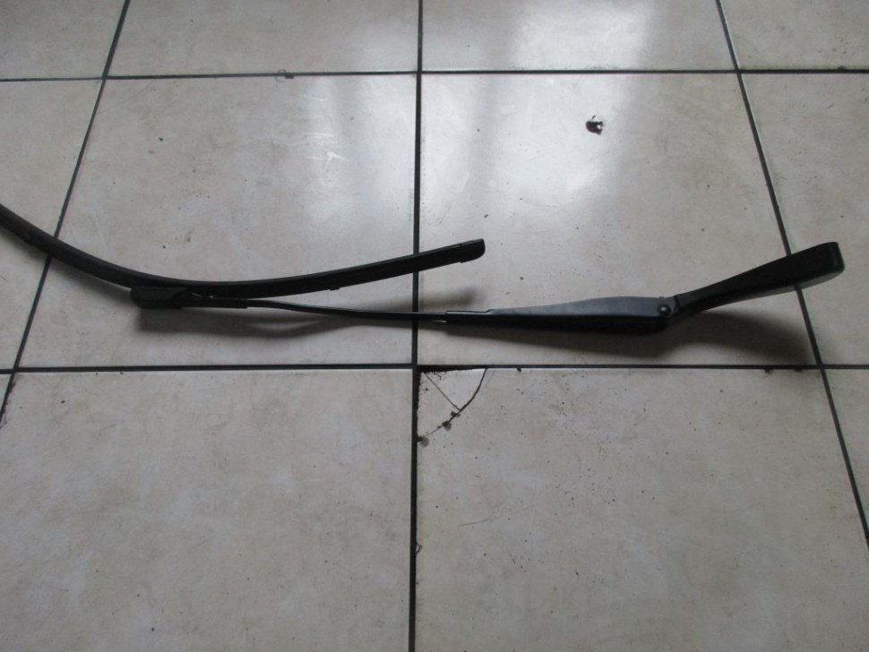 Поводок дворников MERCEDES-BENZ C-класс W205/S205/C205/A205 (2014 - 2018) фото 1 — Разборка Мерседес