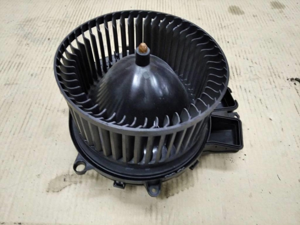 Моторчик печки MERCEDES-BENZ GLE-класс AMG W166 (2015 - 2019) фото 1 — Разборка Мерседес