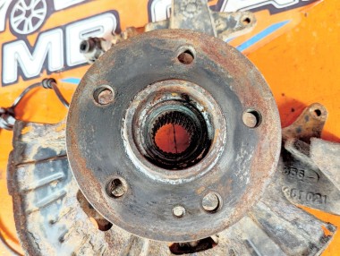 Кулак поворотный передний правый MERCEDES-BENZ M-класс W163 (1997 - 2001) &mdash; Разборка Мерседес