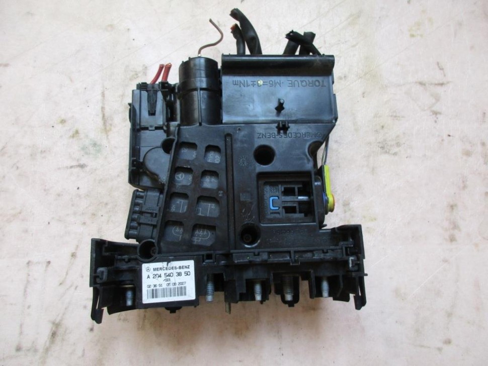 Блок предохранителей MERCEDES-BENZ C-класс W204/S204 (2006 - 2011) фото 1 — Разборка Мерседес