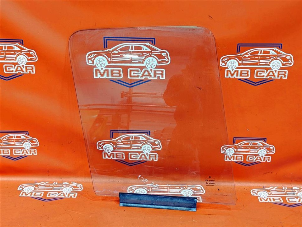 Стекло переднее правое MERCEDES-BENZ Sprinter W901-905 (1995 - 2006) фото 1 — Разборка Мерседес