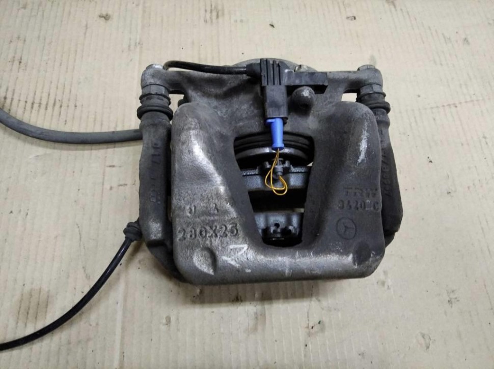 Суппорт передний правый MERCEDES-BENZ B-класс W246 рестайлинг (2014 - 2018) фото 1 — Разборка Мерседес