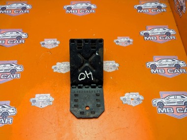 Противооткатный упор MERCEDES-BENZ C-класс W203/S203/CL203 (2000 - 2004) — Разборка Мерседес