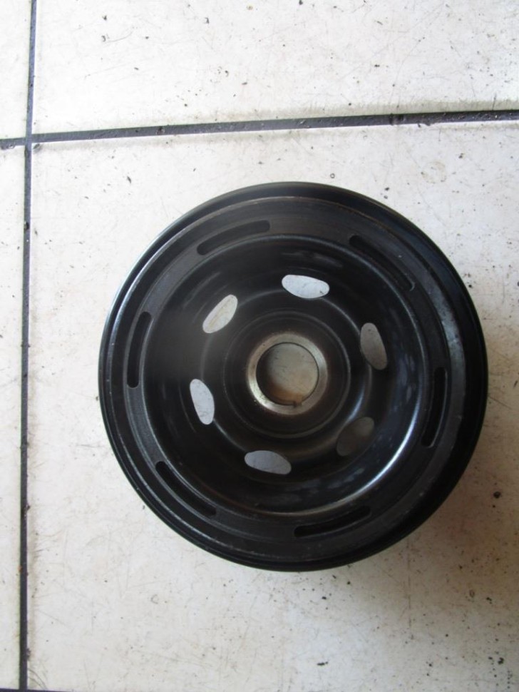 Шкив коленвала MERCEDES-BENZ C-класс W204/S204 (2006 - 2011) фото 1 — Разборка Мерседес