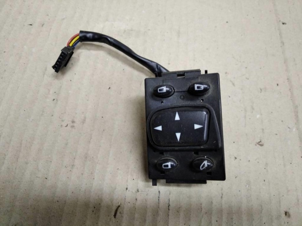 Кнопка регулировки зеркал MERCEDES-BENZ S-класс W220 (1998 - 2005) фото 1 — Разборка Мерседес