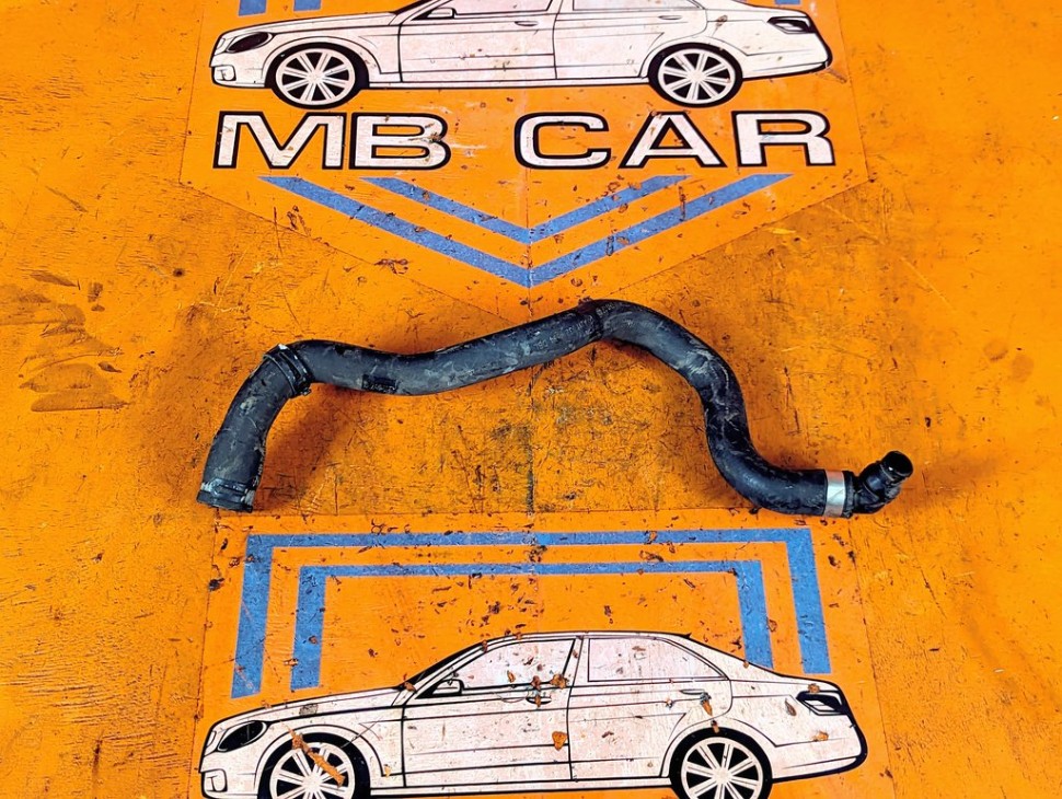 Патрубок ОЖ MERCEDES-BENZ E-класс W211/S211 рестайлинг (2006 - 2009) E 200 1.8 AT (184 л.с.) фото 1 &mdash; Разборка Мерседес