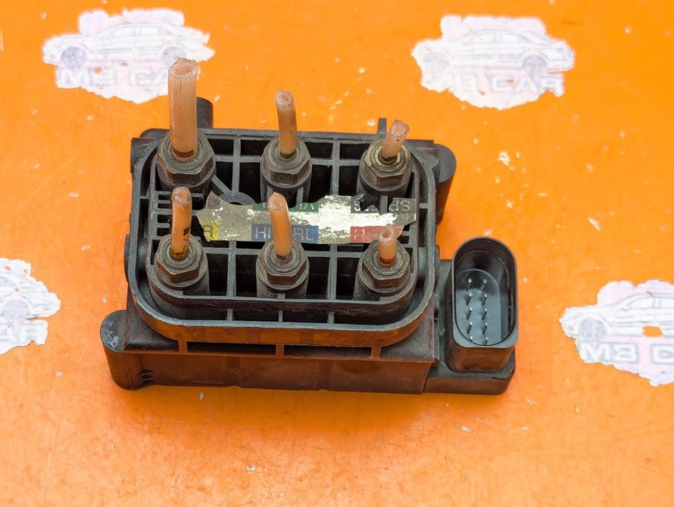 Блок клапанов пневмоподвески MERCEDES-BENZ R-класс W251 (2005 - 2007) фото 1 &mdash; Разборка Мерседес