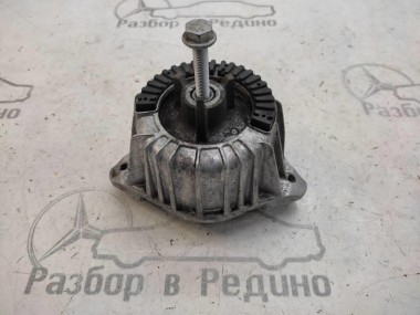 Опора двигателя MERCEDES-BENZ C-класс W204/S204 (2006 - 2011) — Разборка Мерседес