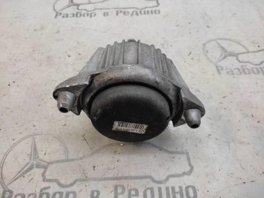 Опора двигателя MERCEDES-BENZ C-класс W204/S204 (2006 - 2011) — Разборка Мерседес