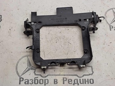 Кронштейн крепления ЭБУ MERCEDES-BENZ C-класс W205/S205/C205/A205 (2014 - 2018) — Разборка Мерседес