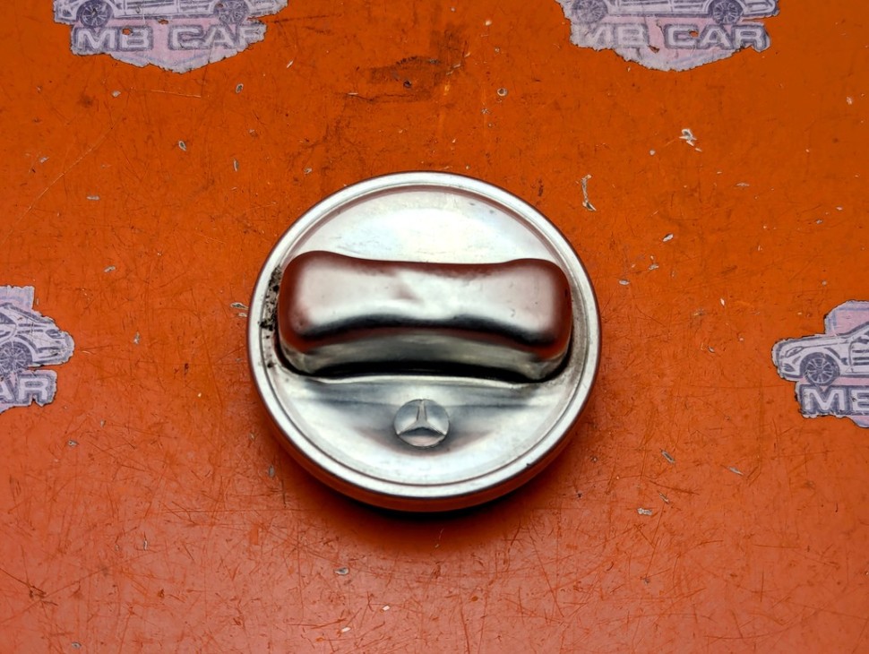 Крышка топливного бака MERCEDES-BENZ E-класс W124/S124/C124/A124 (1984 - 1997) фото 1 — Разборка Мерседес