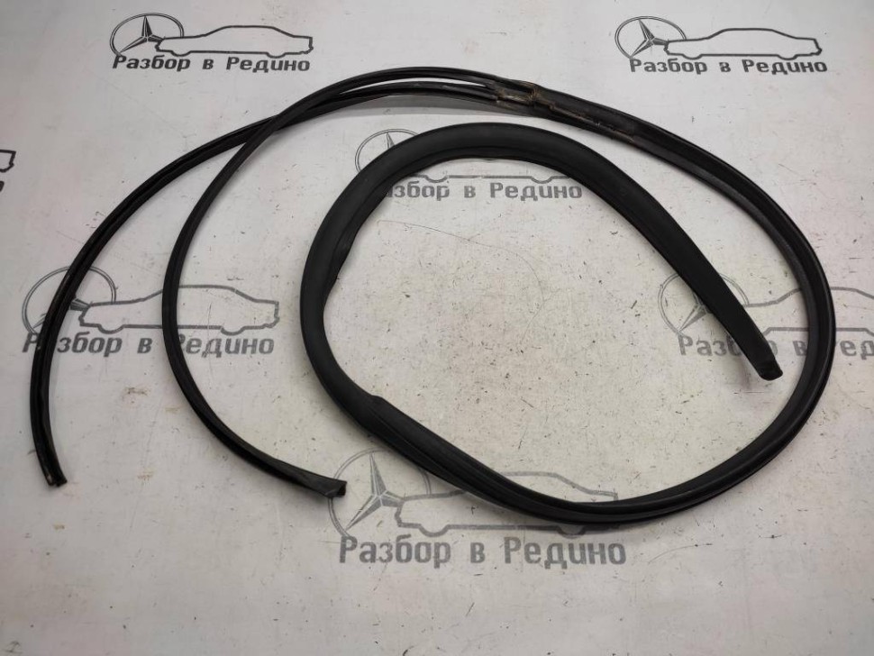 Уплотнитель крыши MERCEDES-BENZ S-класс W220 рестайлинг (2002 - 2005) фото 1 — Разборка Мерседес