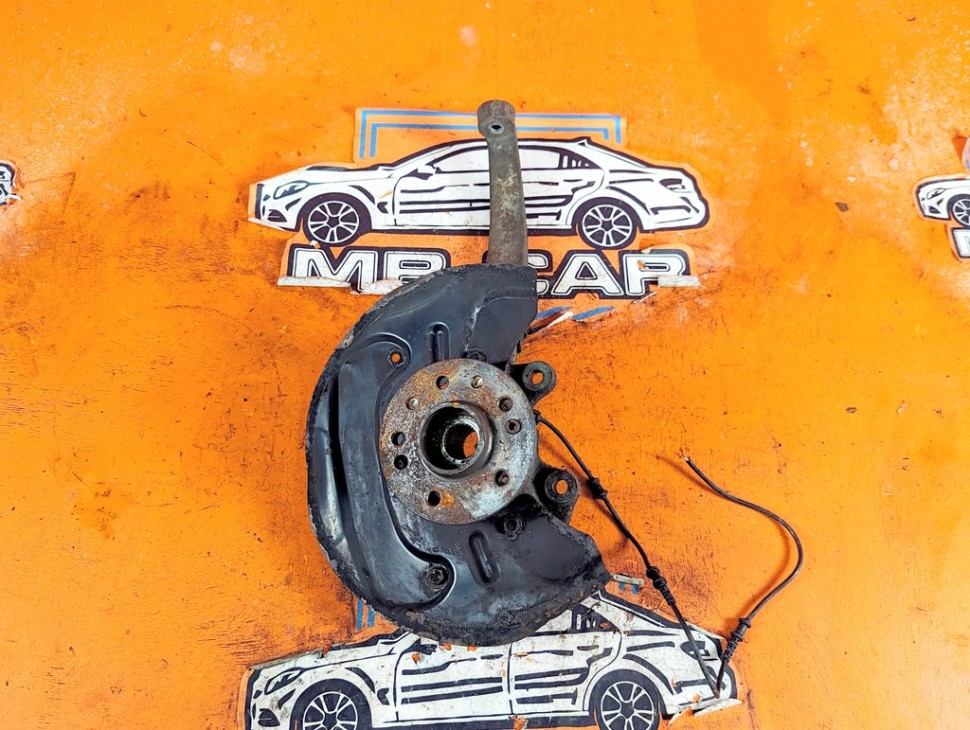Кулак поворотный передний левый MERCEDES-BENZ R-класс W251 рестайлинг (2007 - 2010) R 350d 3.0 4MATIC 7G-Tronic (224 л.с.) фото 1 &mdash; Разборка Мерседес