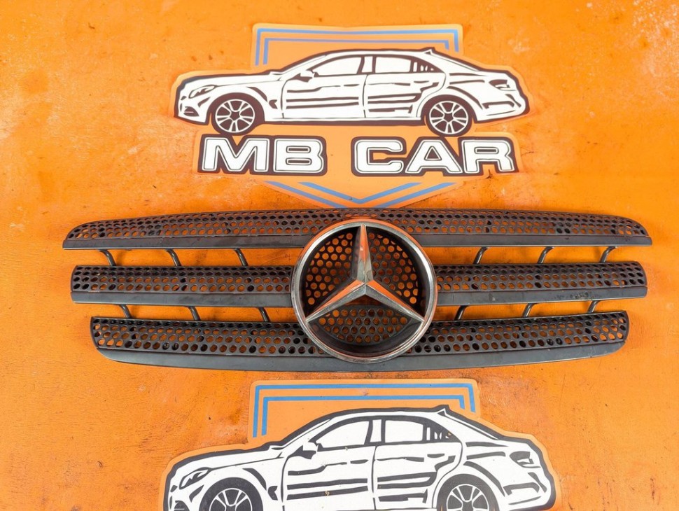 Решетка радиатора MERCEDES-BENZ M-класс W163 рестайлинг (2001 - 2005) фото 1 &mdash; Разборка Мерседес